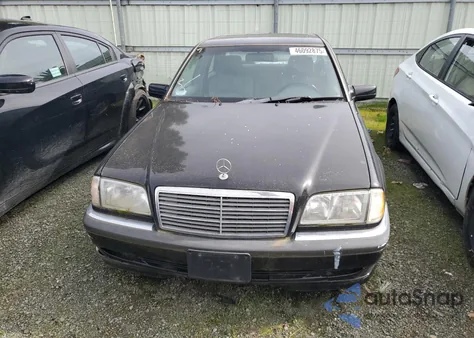 2000 Mercedes-Benz C 230 z USA, uszkodzony, nr VIN WDBHA24G5YA805662